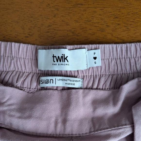 Pink Twik (Simons) shorts - Picture 3 of 5